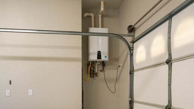 Building Photo - 49142 Barrymore St