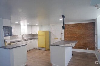 Building Photo - 1411 N 13th St