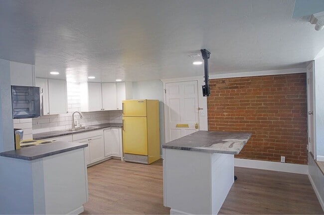 Primary Photo - 1411 N 13th St