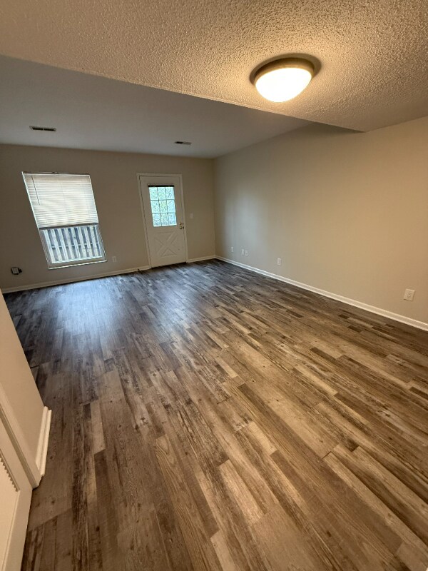 Building Photo - 120 Asbury Way