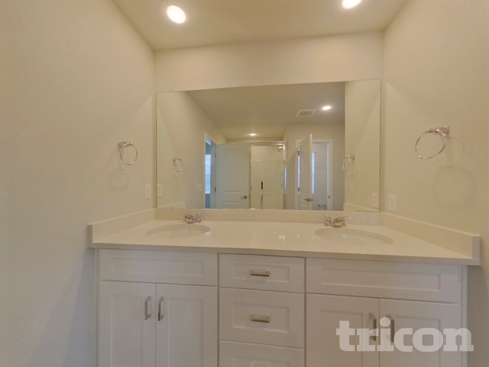 Building Photo - 1384 Orchard St