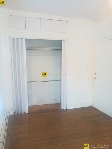 Building Photo - 319A Bennington St
