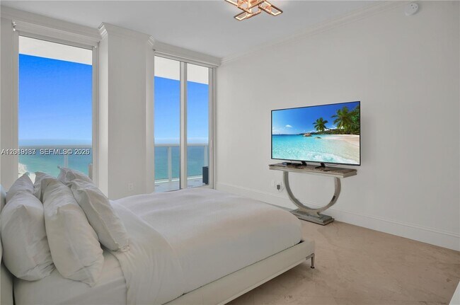 Building Photo - 4779 Collins Ave