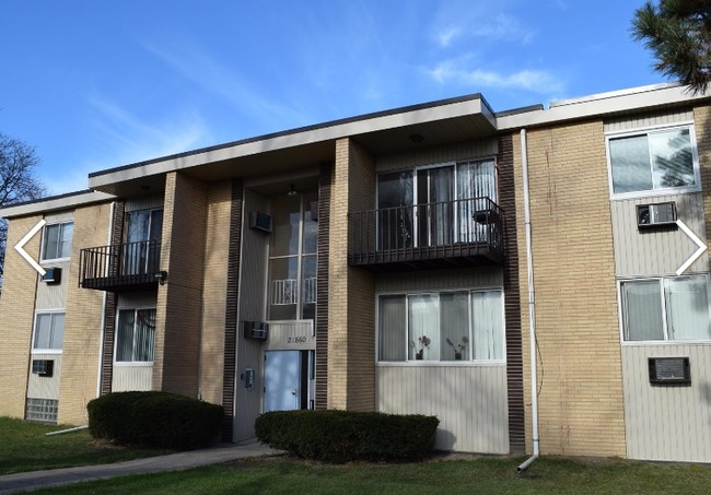 Building Photo - Coolidge Oaks Apartments