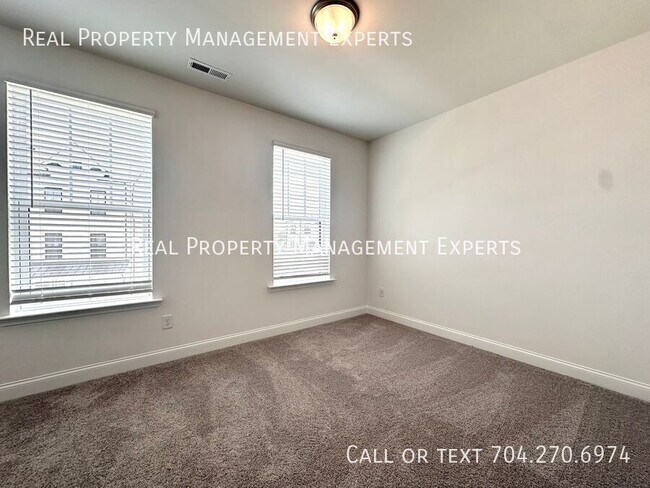 Building Photo - 5027 Layman Dr