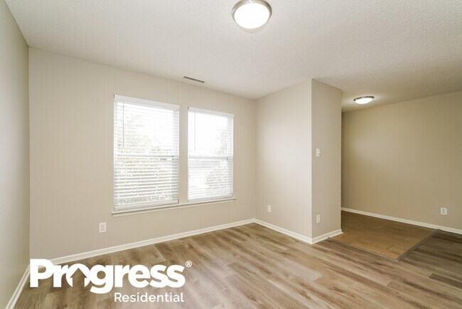 Building Photo - 5644 W Littleton Dr