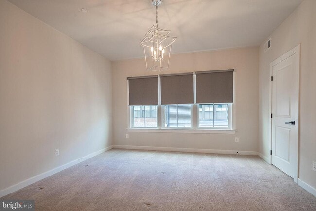 Building Photo - 13001 Hattontown Square