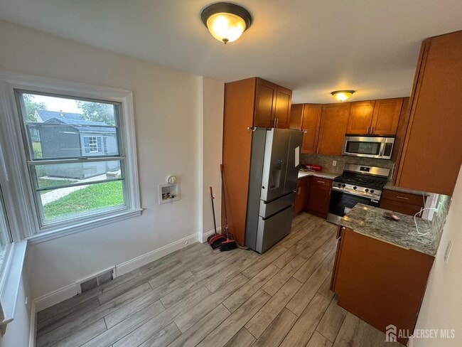 Building Photo - 51 Kenwood Terrace