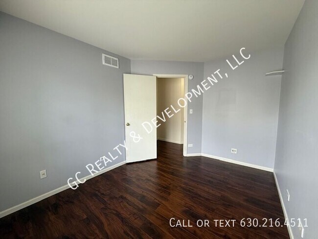Building Photo - 308 Windsor-Unit A