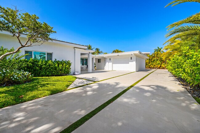 Primary Photo - 1627 Seabreeze Blvd
