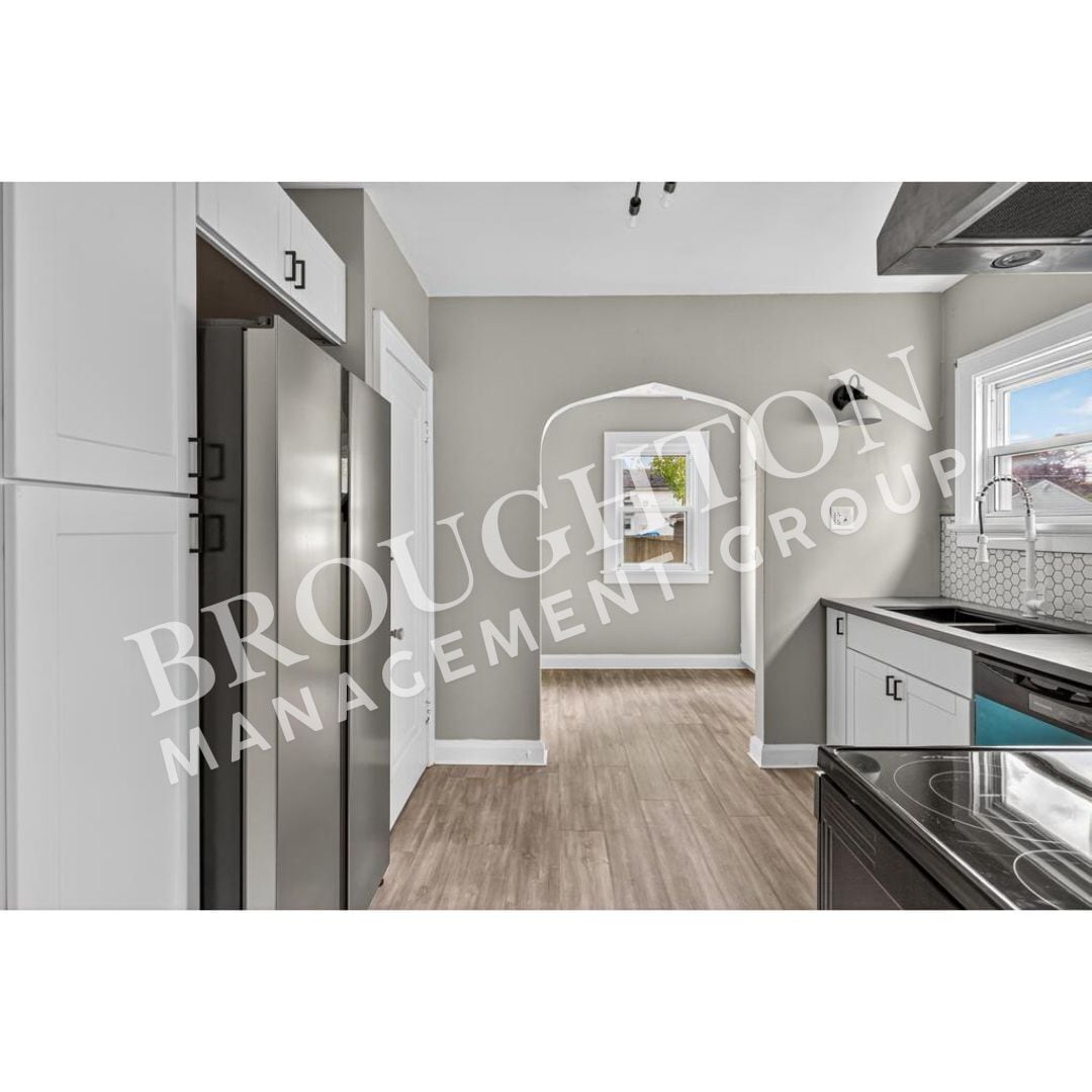 Building Photo - 5848 Acoma Dr