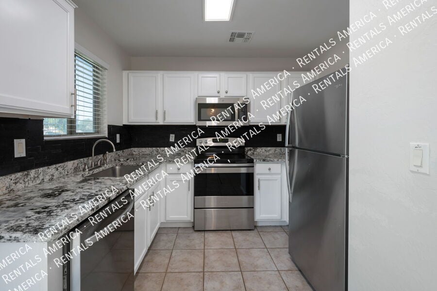 Building Photo - 40502 N Glen Meadows Ln