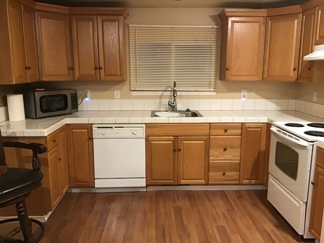 Kitchen full amenities