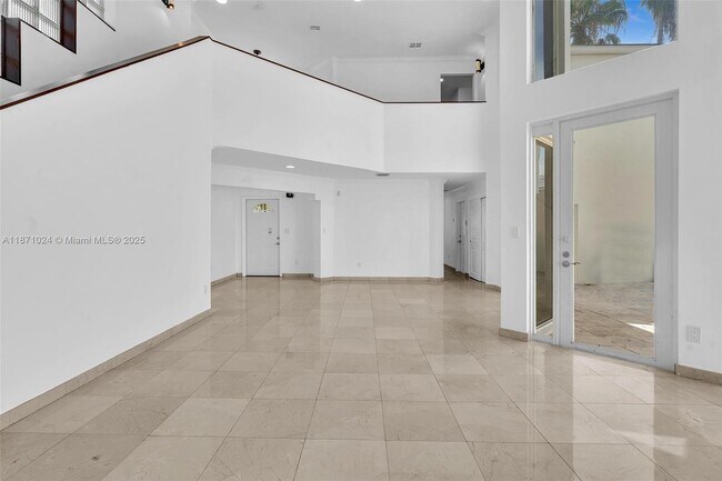Building Photo - 20645 NE 25th Pl