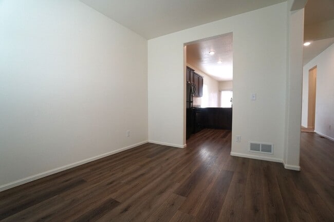 Building Photo - 6214 Meadowbank Ln