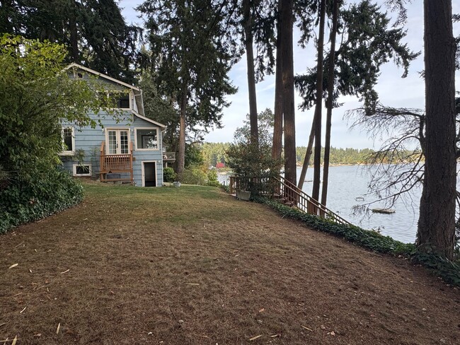 Building Photo - 23214 Vashon Hwy SW