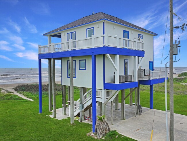 Building Photo - 2496 Gilmore