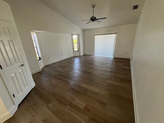 Building Photo - $1,875 ** ANNUAL ** Available 10/15/25 - Newly Renovated ** 3/2 Single Family Home with Oversized...