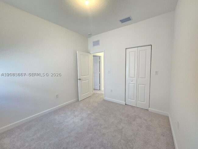 Building Photo - 2670 SE 24th Ct
