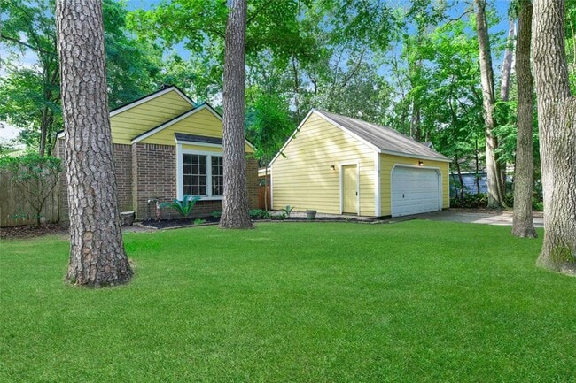 Building Photo - 15 Tulip Hill Ct