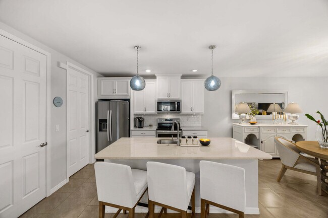 Building Photo - 14610 Edgewater Cir