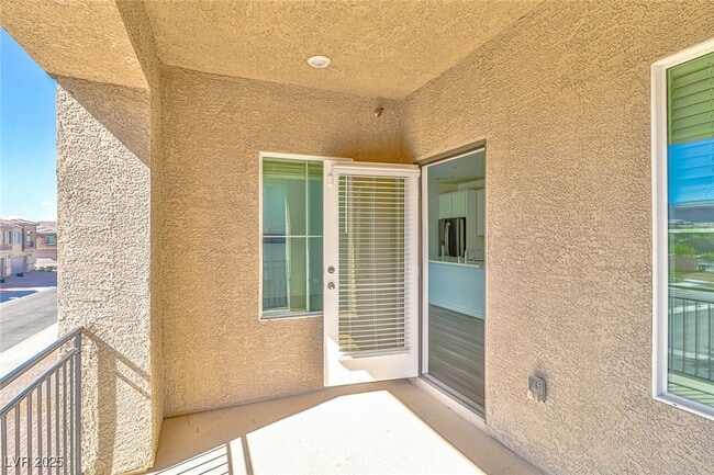 Building Photo - 216 Callen Falls Ave