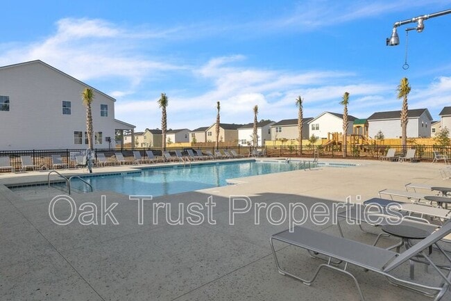Building Photo - 726 Ridgley Dr