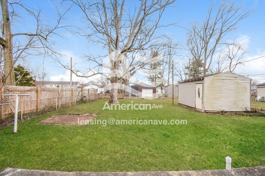 Building Photo - 1227 E 4th St