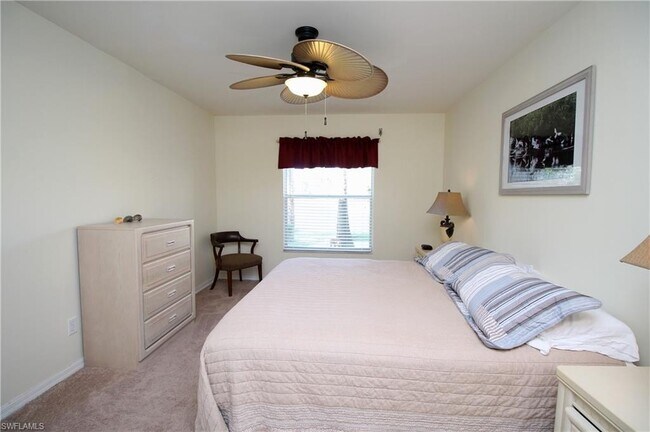 Building Photo - 273 Robin Hood Cir