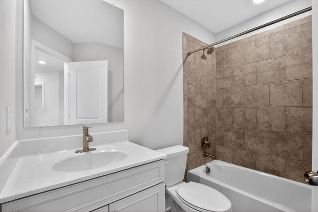 Building Photo - 5527 Aberdeen Pl