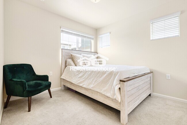 Building Photo - 320 Marshall Mews
