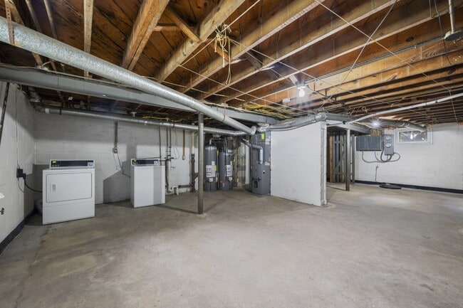 Building Photo - 6151 Chinquapin Pkwy