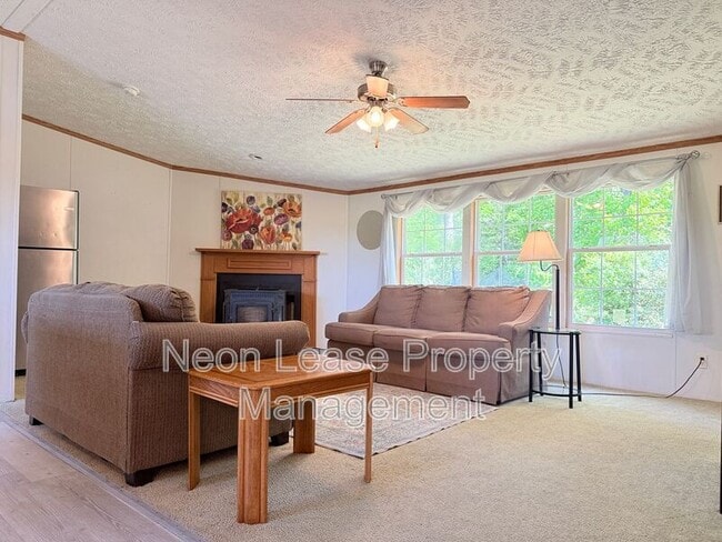 Building Photo - 5000 Flyaway Ln