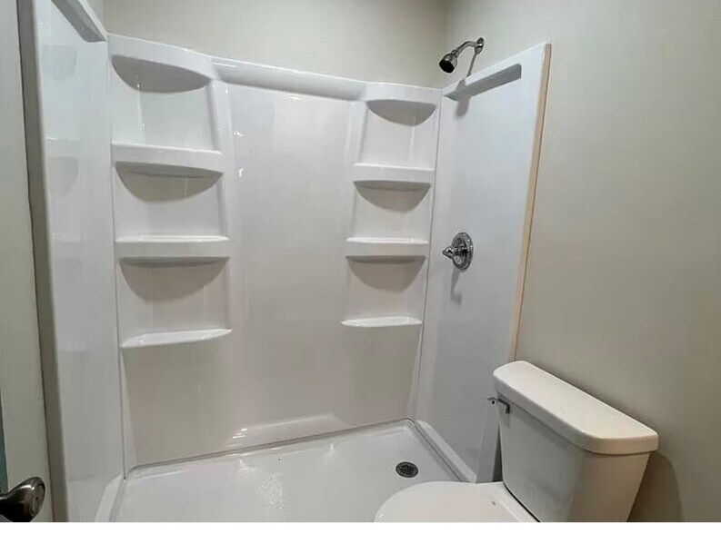 Bath 2 - 1214 N 10th St