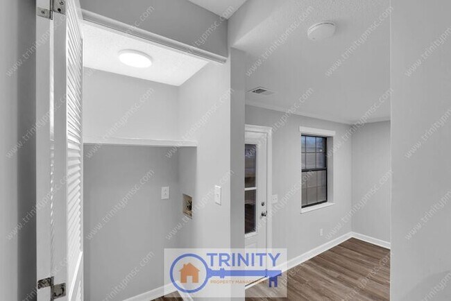 Building Photo - Coming Soon! Newly updated and spacious!