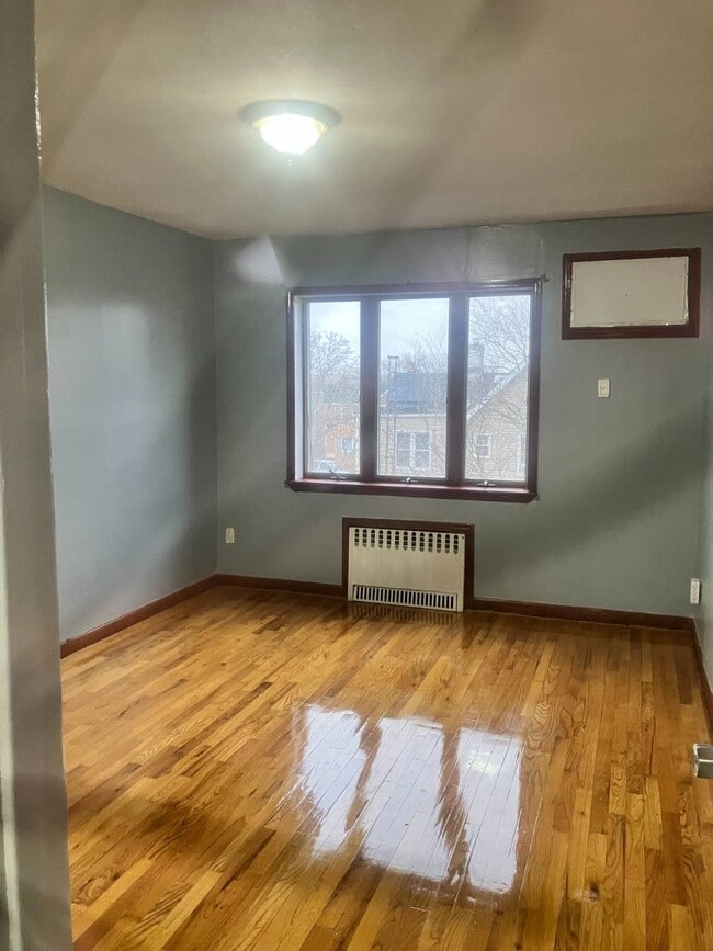 Building Photo - 973 E 85th St