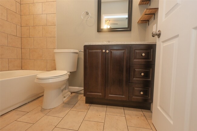 Building Photo - 23901 S Wildwood Dr