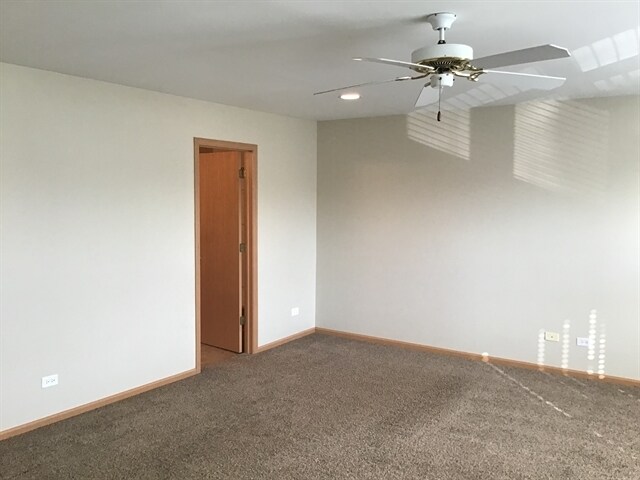Building Photo - 818 Glen Cove Ln
