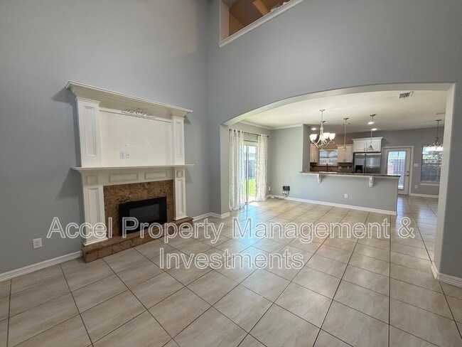 Building Photo - 1402 Mulberry Dr
