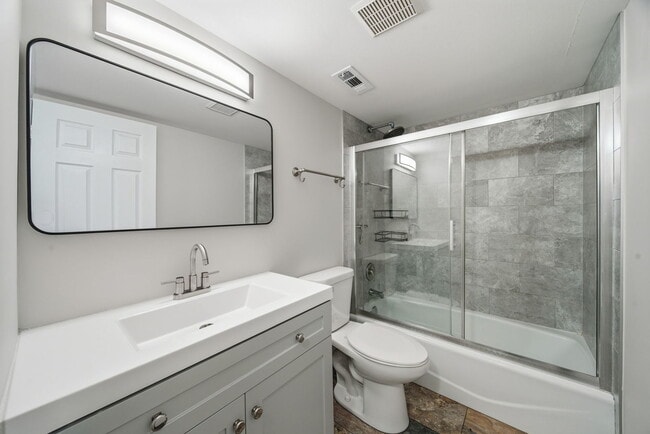 Building Photo - 15700 86th Ave