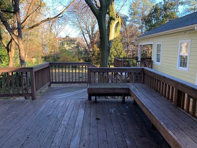 Building Photo - COMING SOON! 4 Bedroom (with office)-3 Bath- Pets negotiable