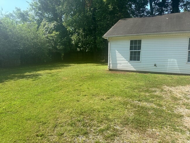 Building Photo - 1107 Riviera Dr