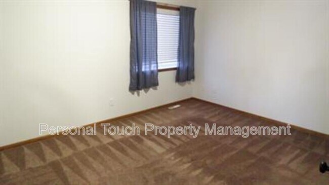 Building Photo - 2420 5th St W
