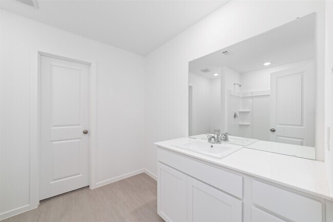 Building Photo - 3028 Huntersville Dr
