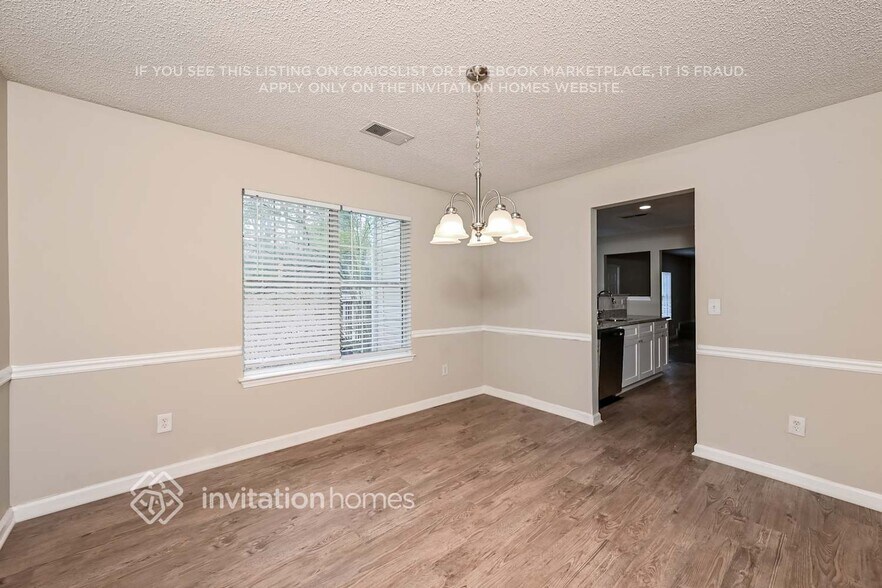 Building Photo - 624 Granite Trce