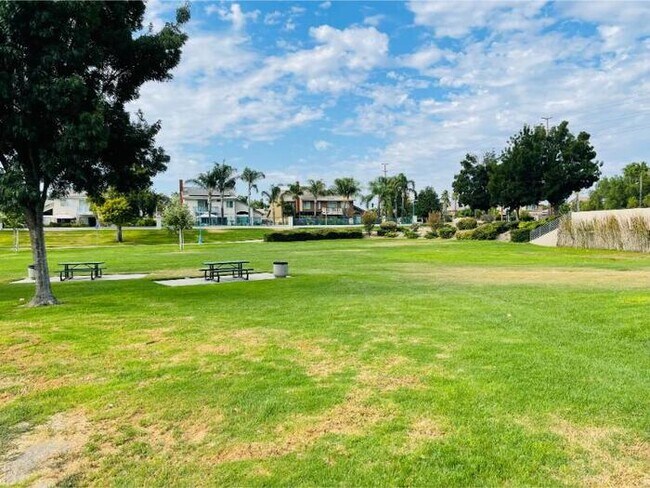 Building Photo - 28937 Biarritz Ct