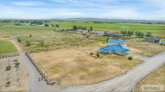 Primary Photo - Stunning St. Anthoney Home: Recently Remod...