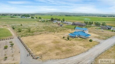 Building Photo - Stunning St. Anthoney Home: Recently Remod...