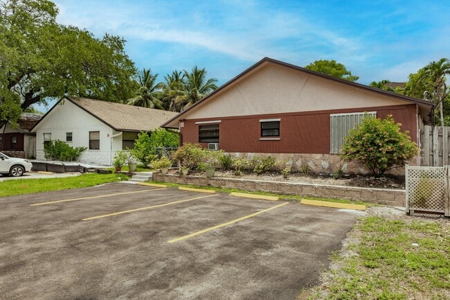 Building Photo - 1786 SW 22nd St