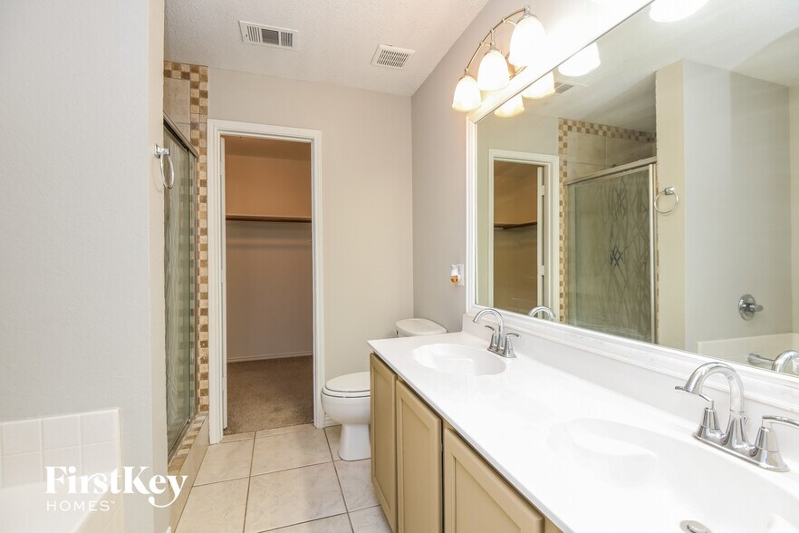 Building Photo - 5600 Ainsdale Dr